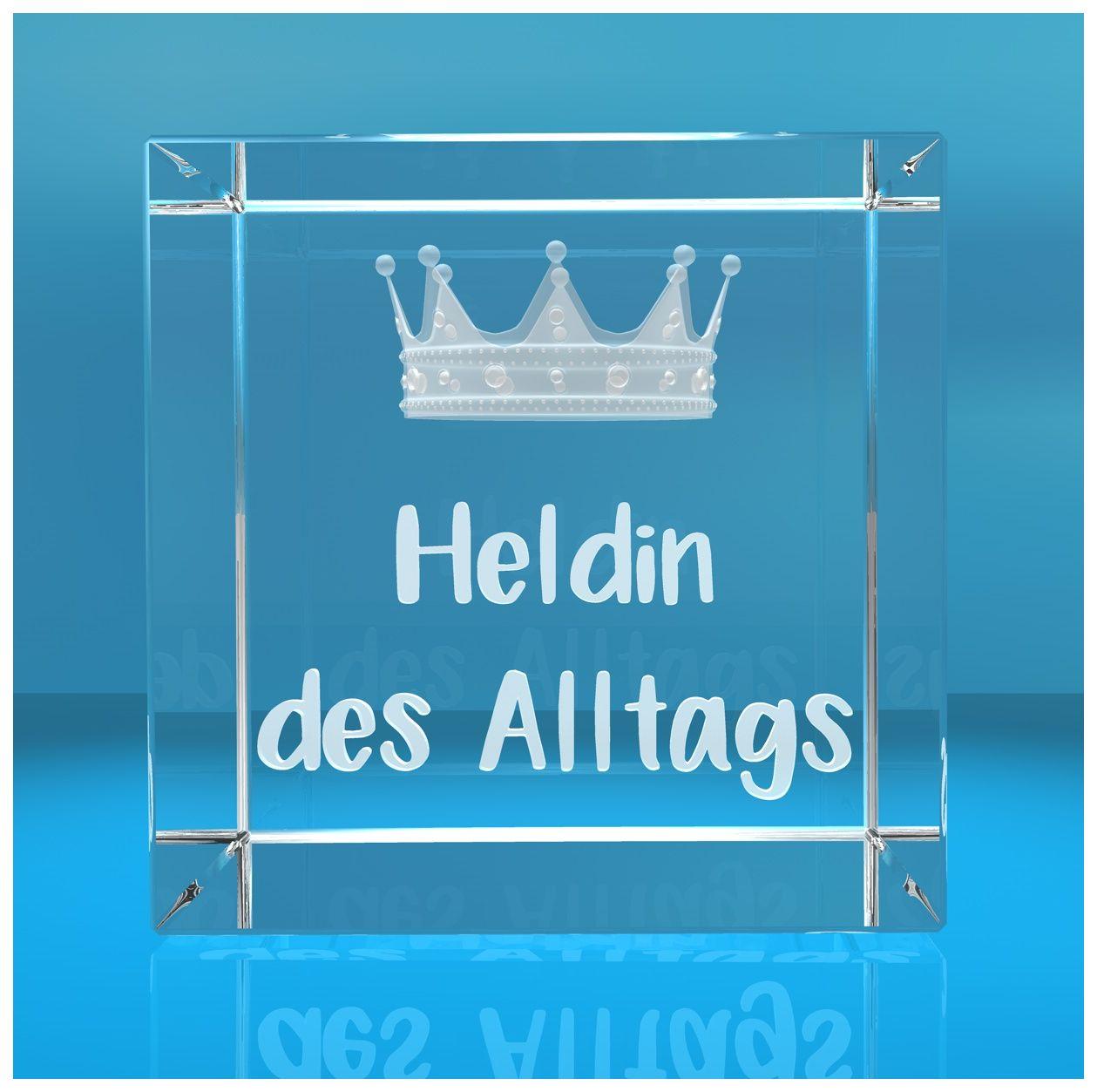 3D Glaswürfel   Motiv: 3D Krone mit Text Heldin des Alltags