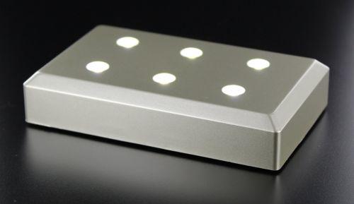 LED LEUCHTSOCKEL   6 weiße LED   Farbe Silber
